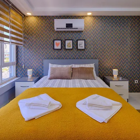 Elegant 2br In Kaleici, Yellow Concept, Near אנטליה